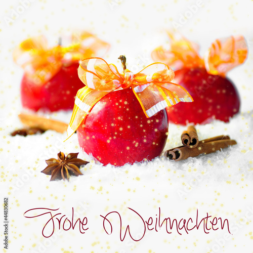 Photo: Winteräpfel im Goldregen Winteräpfel im Goldregen