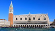 Le Campanile et le Palais des Doges à Venise - Italie