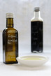 Aganöl mit Essigflasche