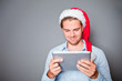 Photo: mann weihnachten tablet mann weihnachten tablet