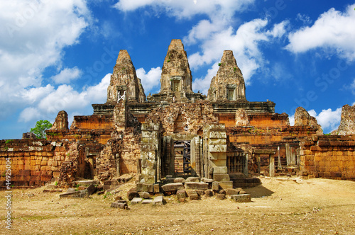 Fototapeta ancient temples of Cambodia