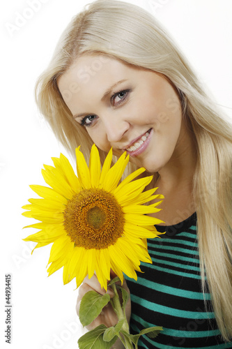 Photo: Junge hübsche Frau mit Sonnenblume Junge hübsche Frau mit Sonnenblume
