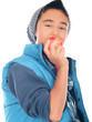 kind isst apfel