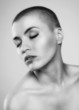 Foto: Beautiful woman with extreme hairdo Beautiful woman with extreme hairdo
