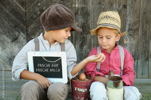 Photo: Kinder beim Verkauf Kinder beim Verkauf
