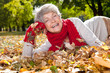 aktive frau im herbst
