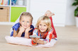 kinder schauen fernsehen