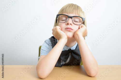 Photo: Schlafendes Schulkind Schlafendes Schulkind