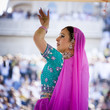 Photo : "USA, Utah, Spanish Fork, mid adult dancer in traditional clothing performing on stage" "USA, Utah, Spanish Fork, mid adult dancer in traditional clothing performing on stage"