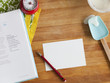 Photo: "USA, California, San Francisco, empty note with dripping spatula on table, overhead view" "USA, California, San Francisco, empty note with dripping spatula on table, overhead view"