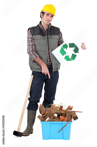 Photo: Tradesman promoting recycling Tradesman promoting recycling