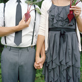 Photo : "USA, Utah, Salt Lake City, Young couple with halves of beetroots in place of heart, midsection" "USA, Utah, Salt Lake City, Young couple with halves of beetroots in place of heart, midsection"