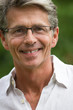 portrait d'un homme souriant