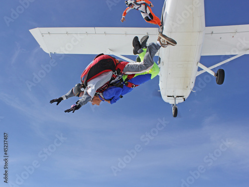 Photo: Saut en parachute en tandem (sortie d'avion) Saut en parachute en tandem (sortie d'avion)