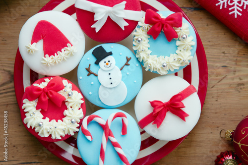 Photo: Christmas cupcakes Christmas cupcakes