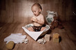 jeune enfant se lavant