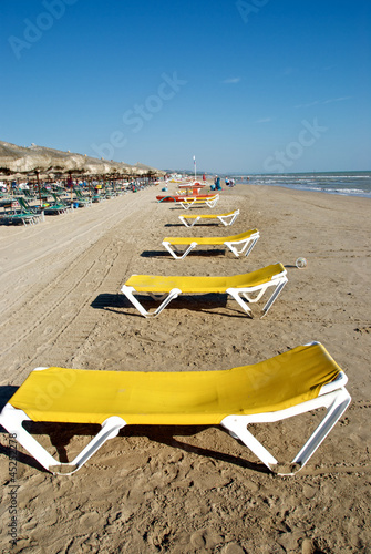 Photo: Sdraio gialle Sdraio gialle