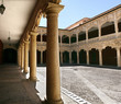Photo: patio de los leones, palacio del infantado, guadalajara, españa patio de los leones, palacio del infantado, guadalajara, españa