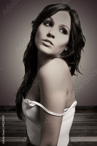 Photo: Fashion woman model portrait Fashion woman model portrait