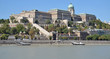 der Burgpalast in Budapest über der Donau
