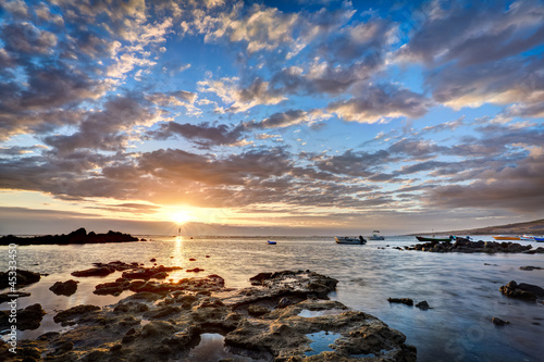 Photo: Crépuscule sur littoral réunionnais Crépuscule sur littoral réunionnais