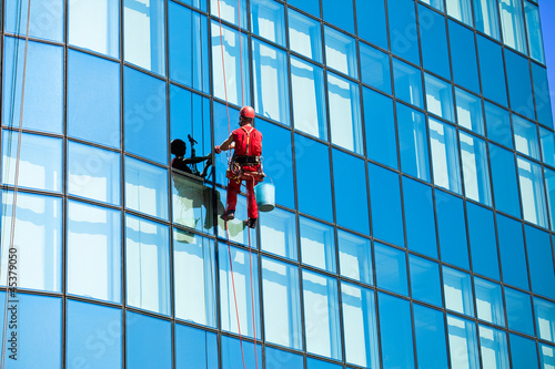 Photo: Washer wash the windows Washer wash the windows