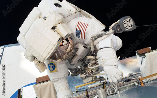 Photo: Working on the space shuttle Working on the space shuttle