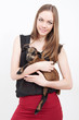 Photo: Hübsche Frau mit Babyschaf Hübsche Frau mit Babyschaf