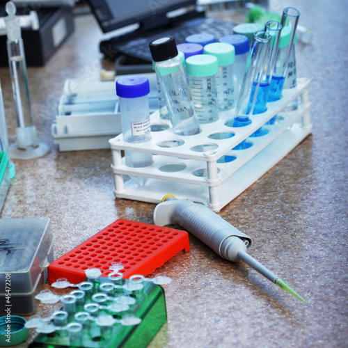 Photo: test tubes and dropper test tubes and dropper