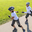Zwei Skater gemeinsam unterwags