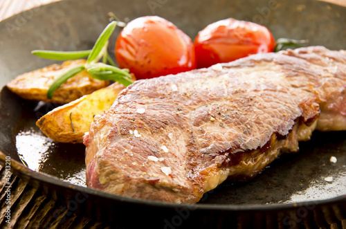 Photo: Steak in der Pfanne Steak in der Pfanne