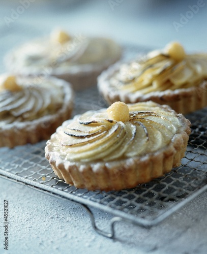 Photo: Caramelised apple pies Caramelised apple pies