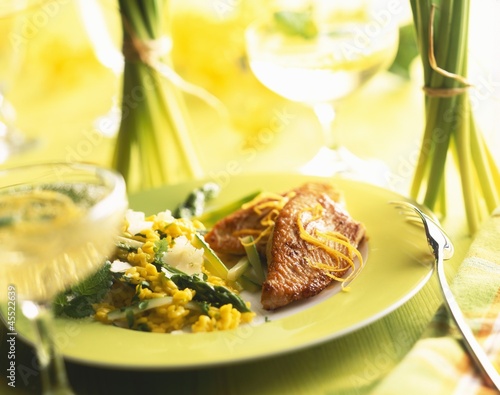Photo: Turkey fillet with asparagus and saffron risotto Turkey fillet with asparagus and saffron risotto