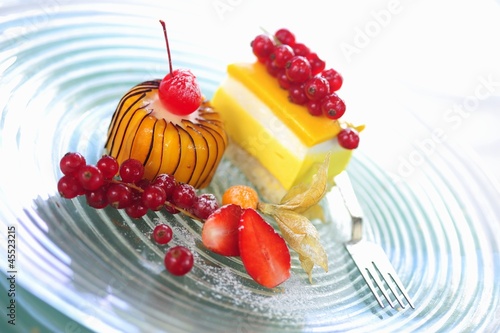 Photo: Marshmallow with mango and coconut dacquoise Marshmallow with mango and coconut dacquoise