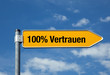Pfeil mit blauem Himmel 100% VERTRAUEN