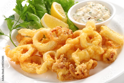 Photo: fried calamari, fried squid with tartar sauce fried calamari, fried squid with tartar sauce