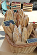 Foto: Fresh baguettes at a market Fresh baguettes at a market