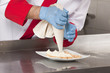 Foto: chef garnishing canapes chef garnishing canapes