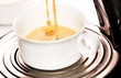 Kaffee aufbrühen mit Tropfenbildung