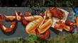 versuchung - frau schlange apfel - graffiti auf alte mauer