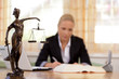 Anwalt im Büro Anwalt im Büro