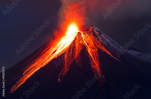 Photo: Close up volcano eruption (Tungurahua) Close up volcano eruption (Tungurahua)
