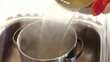 Video: draining pasta draining pasta