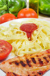 combo platter with tagliatelle and chicken
