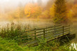 Idyllische See im Herbst
