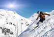 Teenager im Tiefschnee