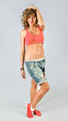 Foto: Portrait of cute girll in pink vest Portrait of cute girll in pink vest