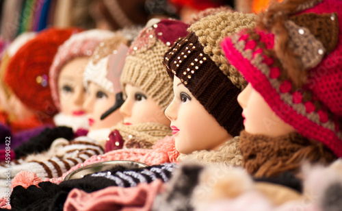 Photo: mannequin female heads on stall woollen hats FX29355 mannequin female heads on stall woollen hats FX29355