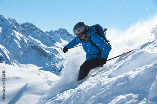 Photo: Skifahrer im Gelände Skifahrer im Gelände