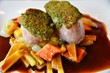 Foto: Filet mit Kräutern auf Gemüse Filet mit Kräutern auf Gemüse